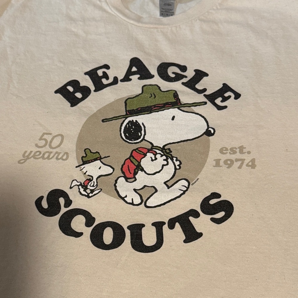 Peanuts Beagle Scouts Snoopy Graphic T-Shirt in Cream 50th Anniversary 1974 - Picture 3 of 3
